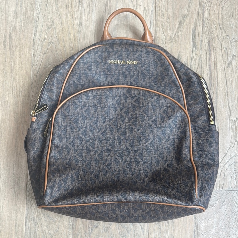 NWT Michael Kors Abbey Large Backpack - Brown